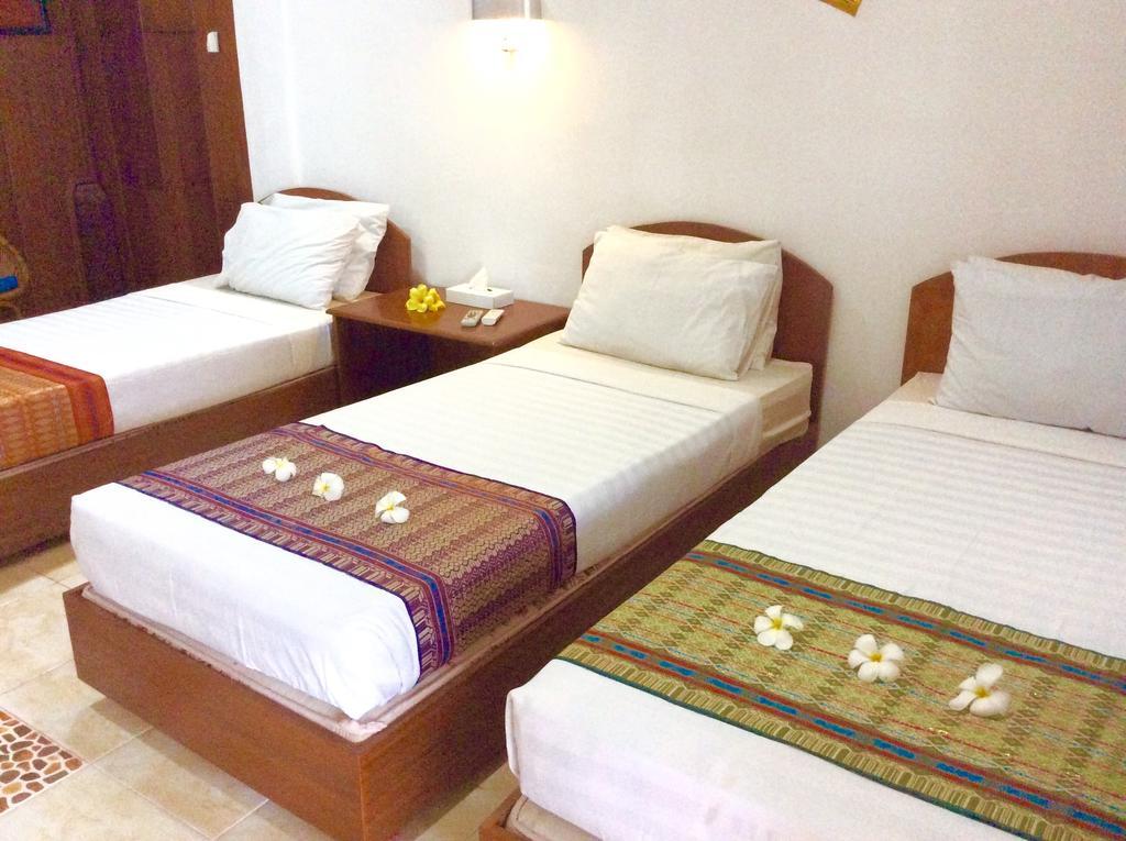 Pasific Beach Cottages Mangsit Exterior foto