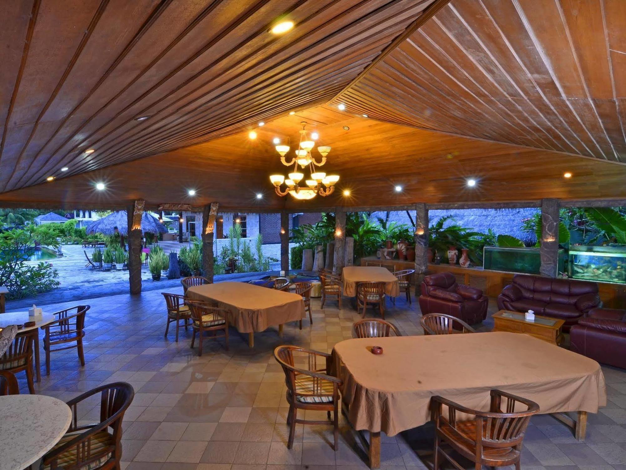 Pasific Beach Cottages Mangsit Exterior foto
